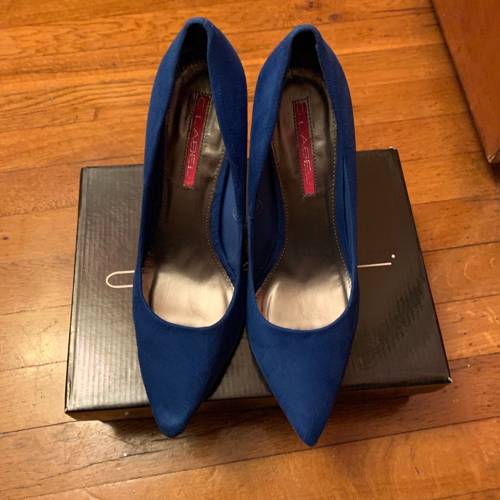 Blue 4 inch heels.. great for a night out!